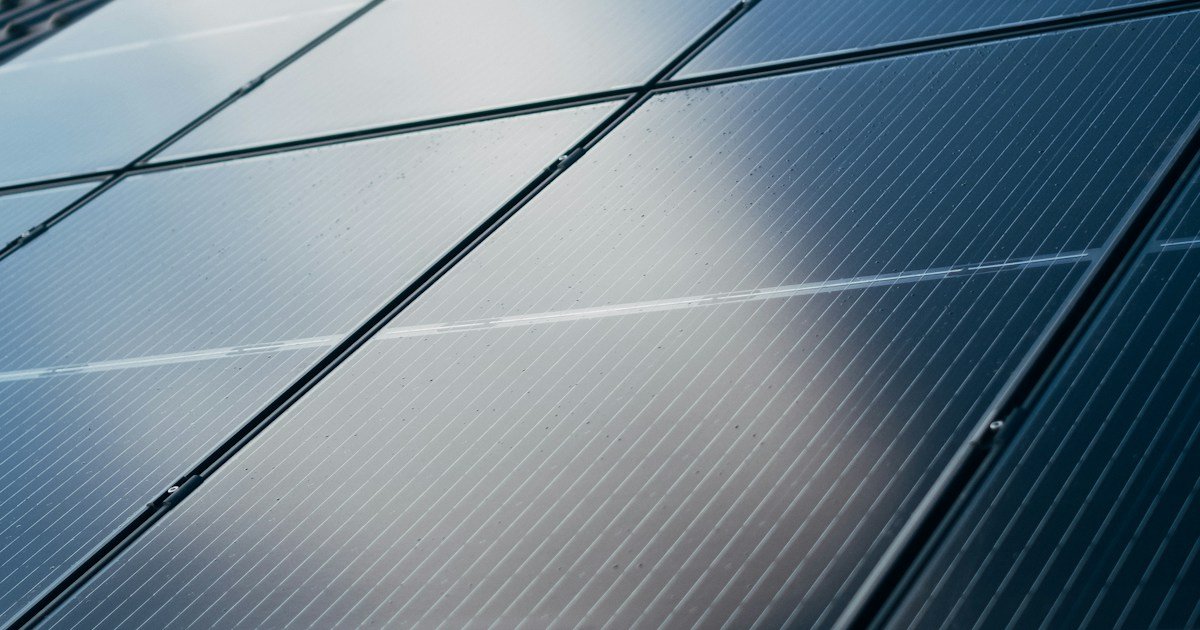 Bonificaciones de IBI e ICIO por instalar placas solares: cómo consultarlas y solicitarlas